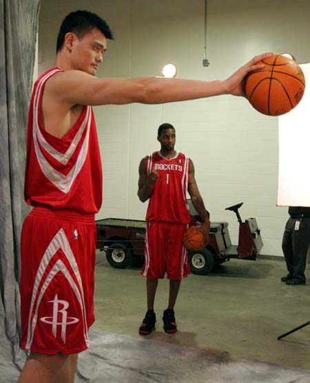 而是彼此咬 而是彼此咬