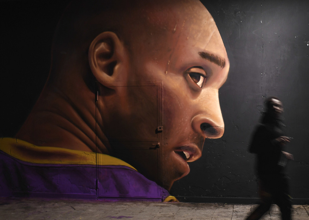 边后卫在回 边后卫在回